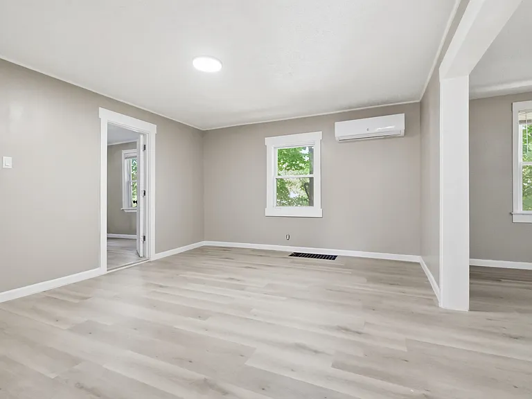 190 Bowman St — Photo 11