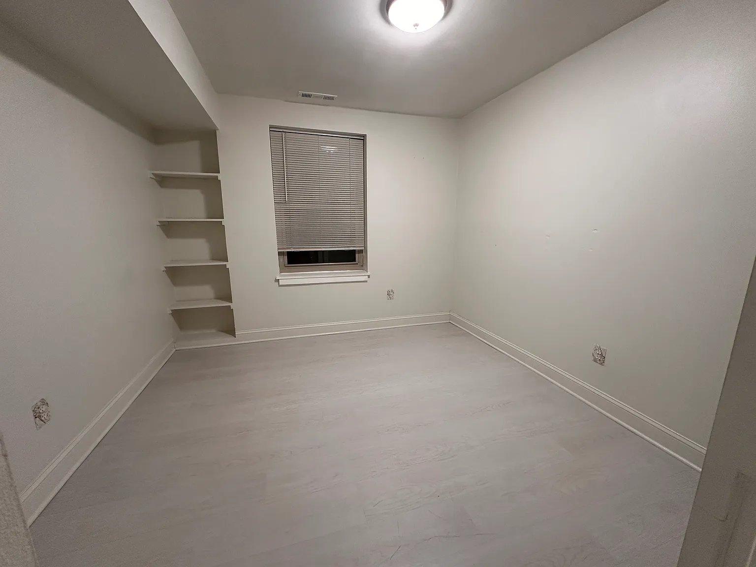 4 bed, 2000 sqft, $800 — Photo 2