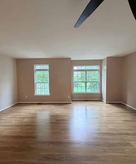 319 S Parkway Dr — Photo 21