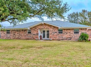 186 Poinsettia St, Bridge City, TX 77611