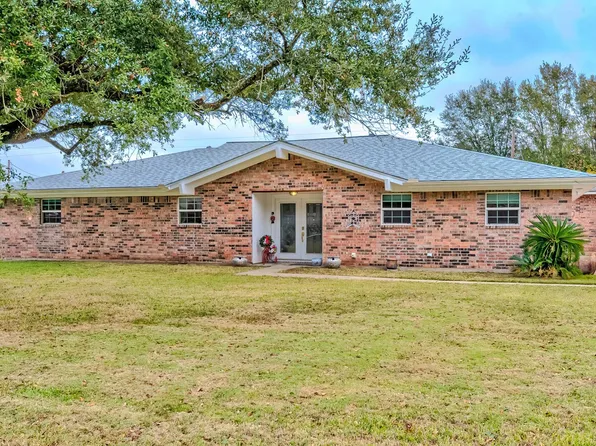 186 Poinsettia St, Bridge City, TX 77611