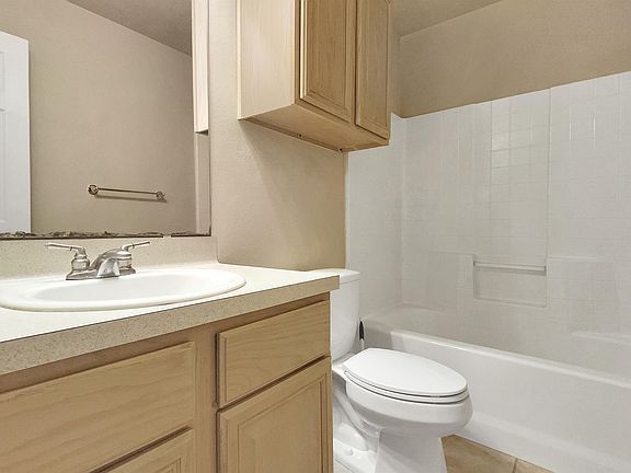 2nd image of 1617 Park Pl