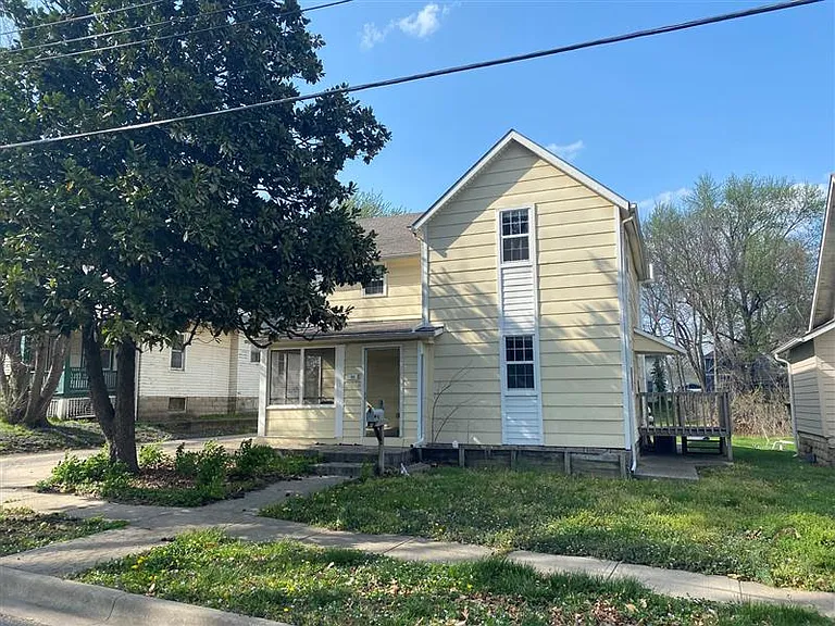 311 E Culton St — Photo 1