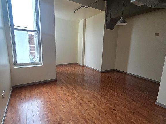 3rd image of 511 N Broad 19 St #507