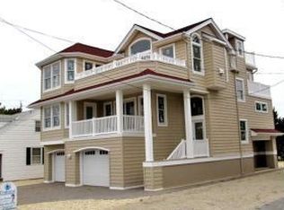 8 E 48th St, Brant Beach, NJ 08008