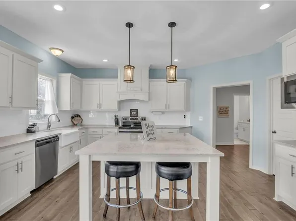 24305 W 58th Cir, Shawnee, KS 66226