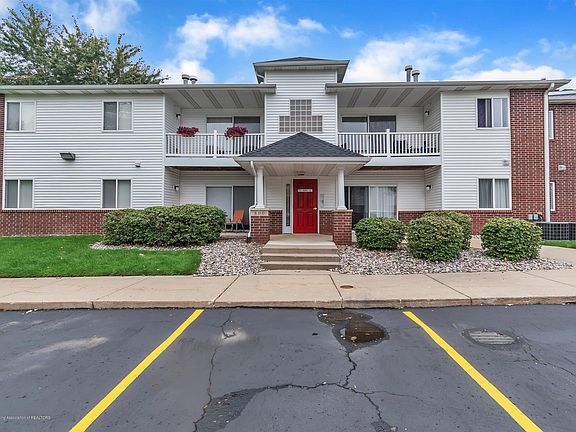 3rd image of 810 Carom Cir #138