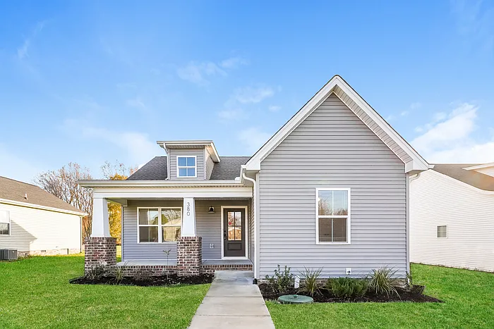 380 Baldwin Ln — Photo 1