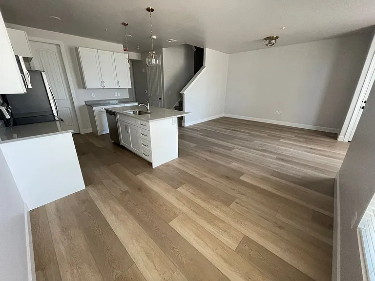 1013 N 1030 W — Photo 3