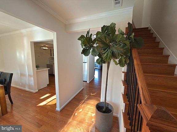 4th image of 8012 Lakecrest Dr