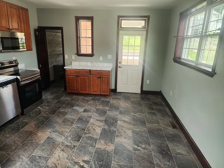 13 Blackiston Ave — Photo 4