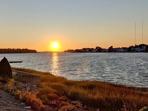 121 Bay St, Hull, MA 02045