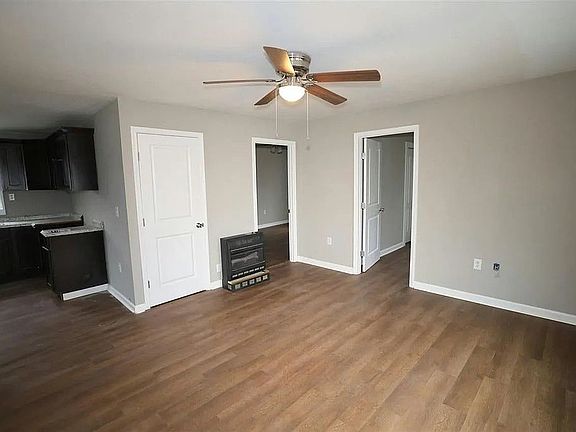 3rd image of 116 Lakeview Dr