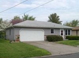 1073 N Brunswick Ave, Marshall, MO 65340