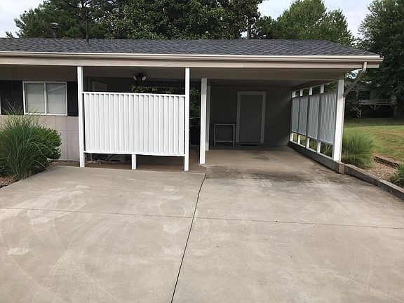 3rd image of 110 Maple Dr