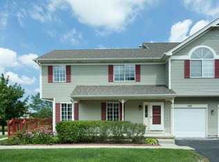 160 Village Creek Dr, Lake In The Hills, IL 60156