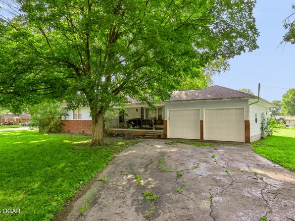 611 S 2nd St, Jasper, MO 64755