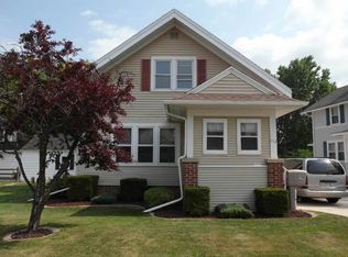 112 Rochester Dr, Sheboygan Falls, WI 53085