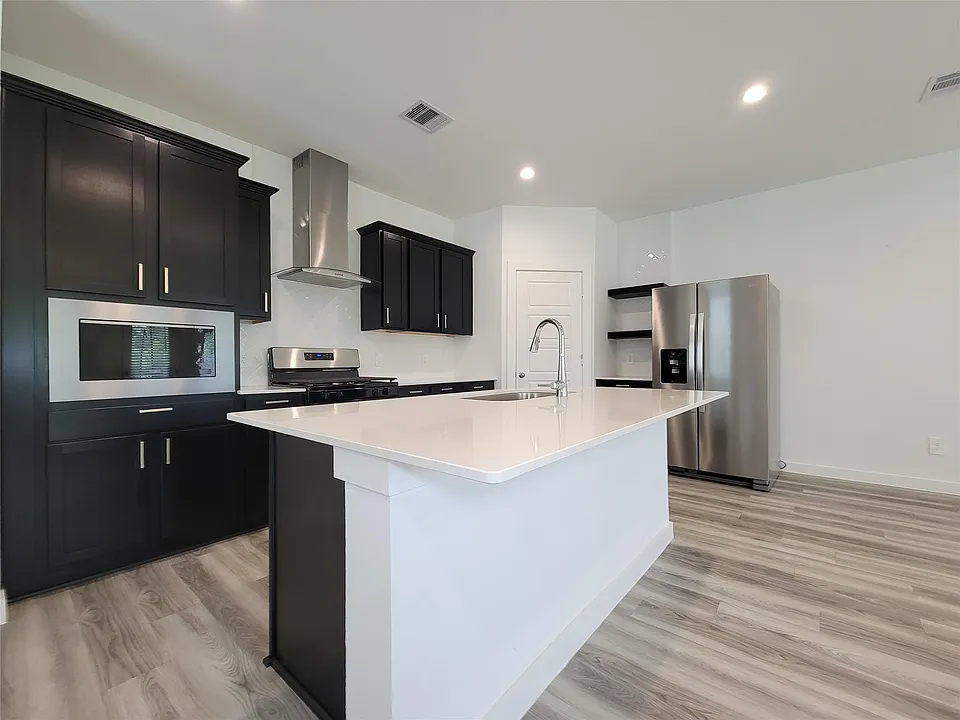 3225 Creston Gate Dr