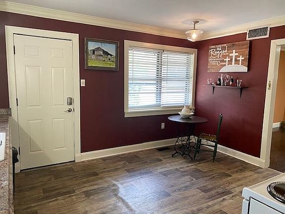 2nd image of 705 Hart St