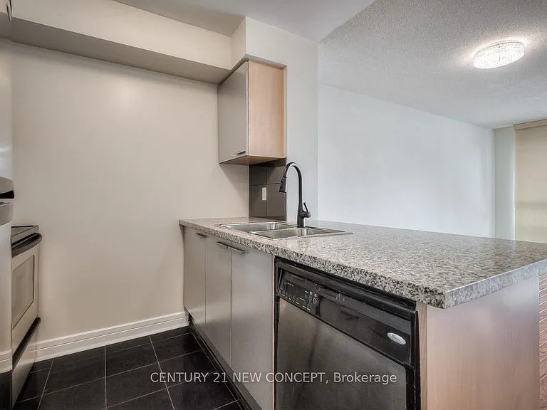 16 Harrison Garden Blvd #2506 — Photo 11