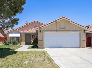 2424 20th St W, Rosamond, CA 93560