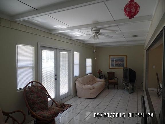 5th image of 438 NE Solida Cir