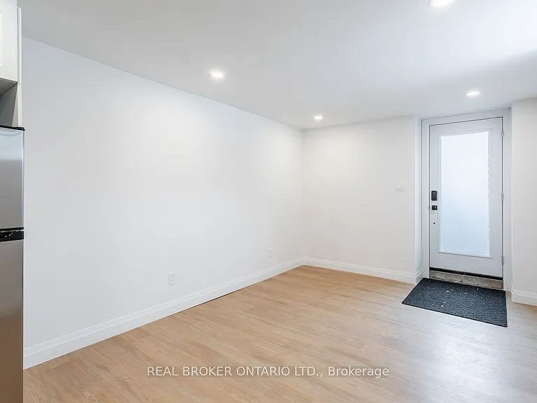 115 Catharine St N #4 — Photo 8