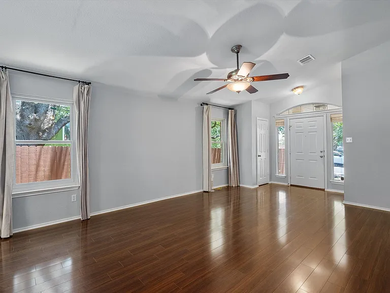2304 Jesse Owens Dr — Photo 5