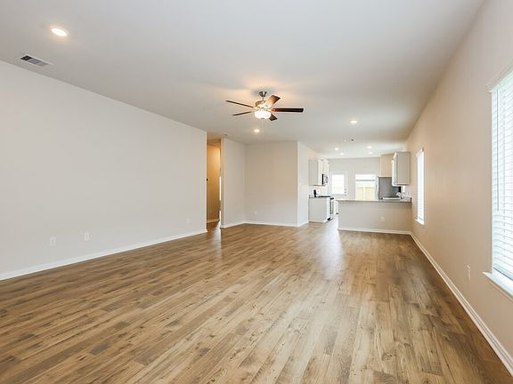 3rd image of 15648 Plum Brook Dr