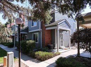 831 Summer Dr, Highlands Ranch, CO 80126