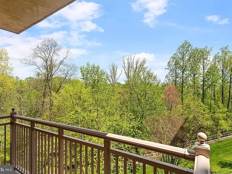 4480 Market Commons Dr #405 — Photo 32