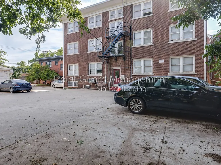 1318 N Robinson Ave — Photo 48