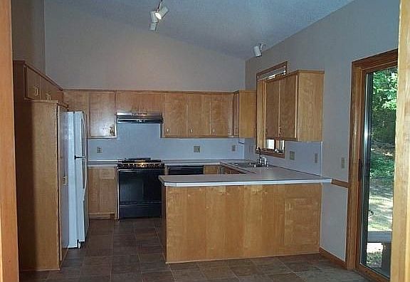 4th image of 2611 Schaller Dr E