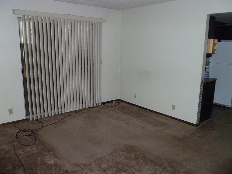 2nd image of 1015 E Quail Dr