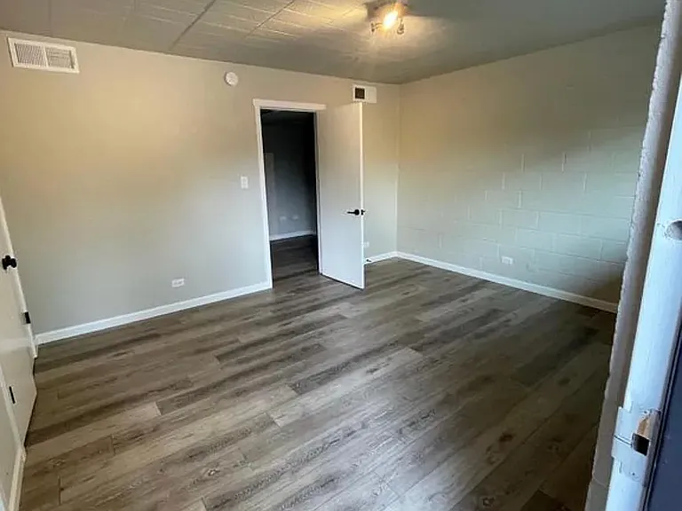 111 S Meldrum St #7 — Photo 12