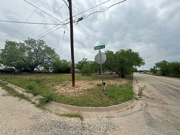 4th image of 902-906 Texas Ave #19 & 20