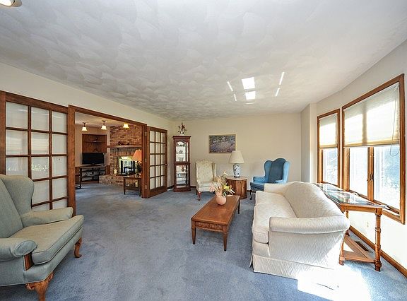 2nd image of 1201 Saint William Dr