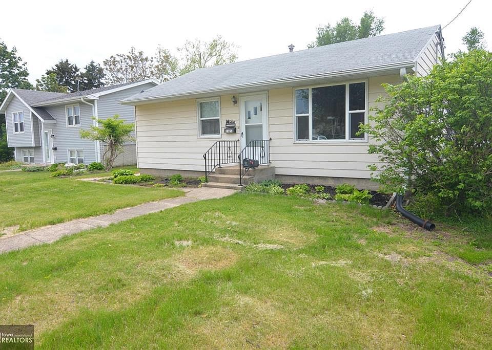 1129 Spring St, Grinnell, IA 50112 Zillow