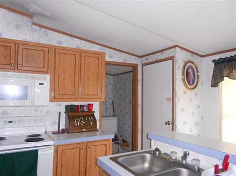 5th image of 384 Bellflower Ln