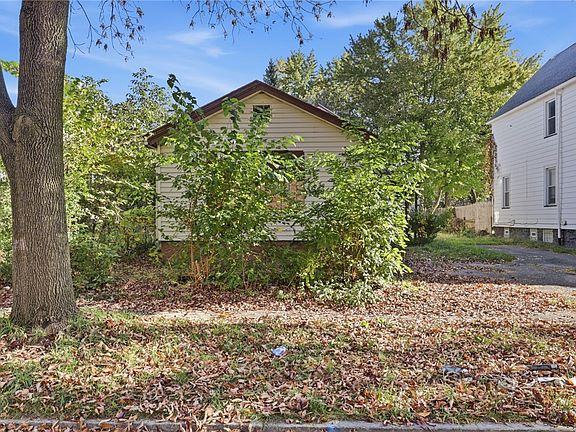 2nd image of 282 Parkway