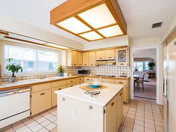 4th image of 3551 John Anderson Dr