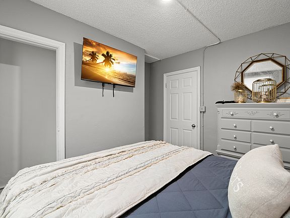 5th image of 511 16th St S #1