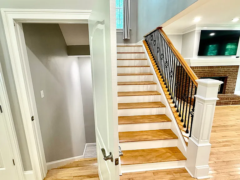 2041 English Ln — Photo 31