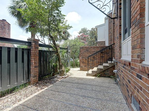 5th image of 305 Briargate Cir
