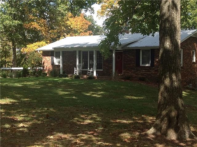 2nd image of 282 Link Rd