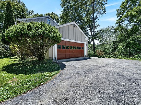 3rd image of 718 Darby Paoli Rd