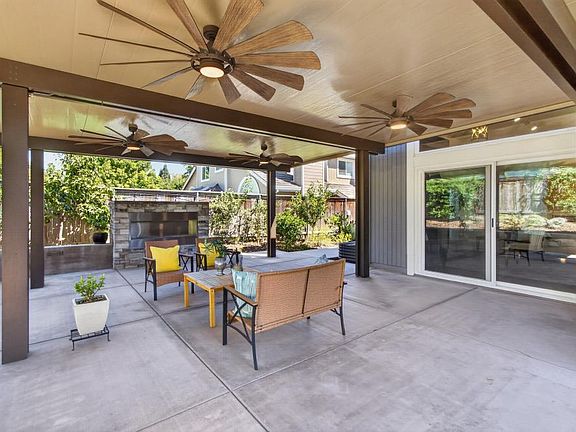 5th image of 2991 Courtside Dr