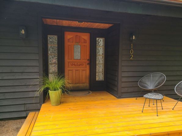 102 Byron Rd