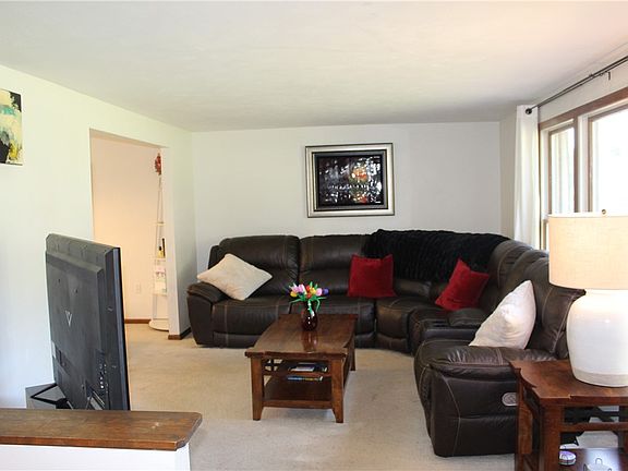 2nd image of 2407 Willow Dr
